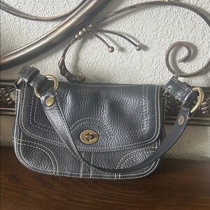 Coach Vintage Chelsea Demi Flap Black Leather Brass turnlock  Shoulder Bag Y2K